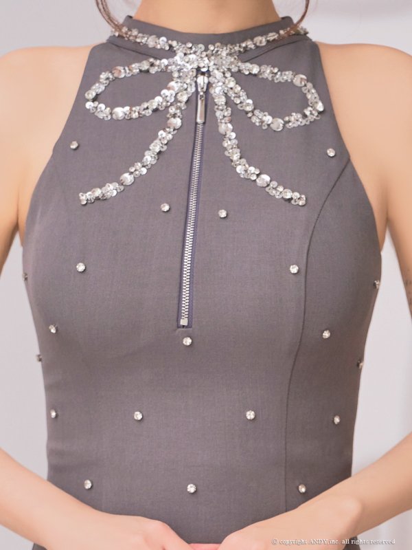 グレーxホワイト　モデル：まりん　着用サイズ：Sサイズ