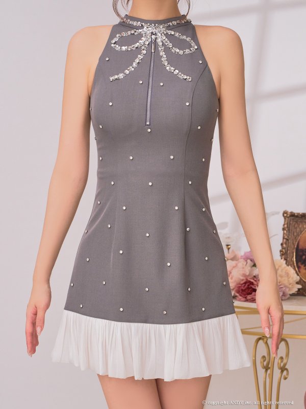 グレーxホワイト　モデル：まりん　着用サイズ：Sサイズ