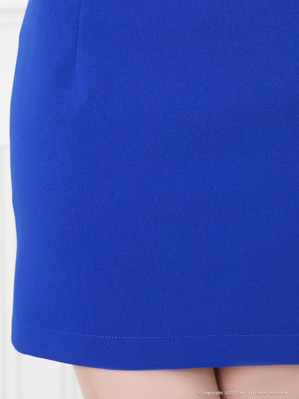 ロイヤルブルー モデル：ほの　着用サイズ：Sサイズ