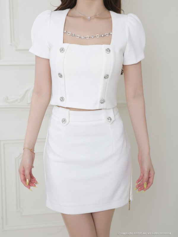 ホワイト モデル：ほの　着用サイズ：Sサイズ