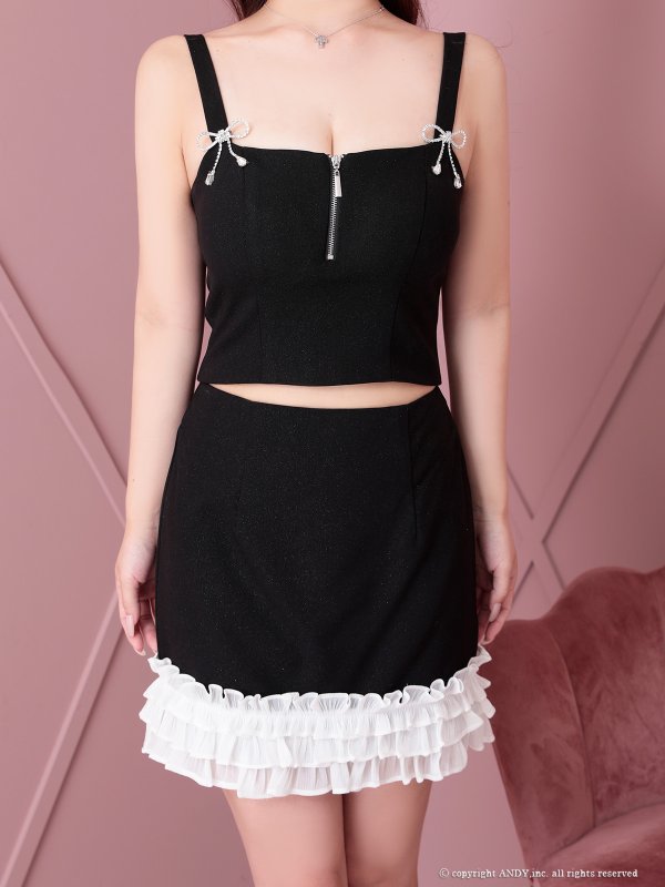 ブラックxホワイト　モデル：愛咲ななみ　着用サイズ：Sサイズ