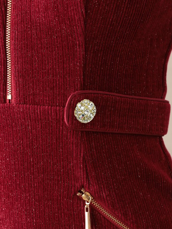 ワインレッド モデル：綾野あすか　身長：162cm　着用サイズ：Sサイズ