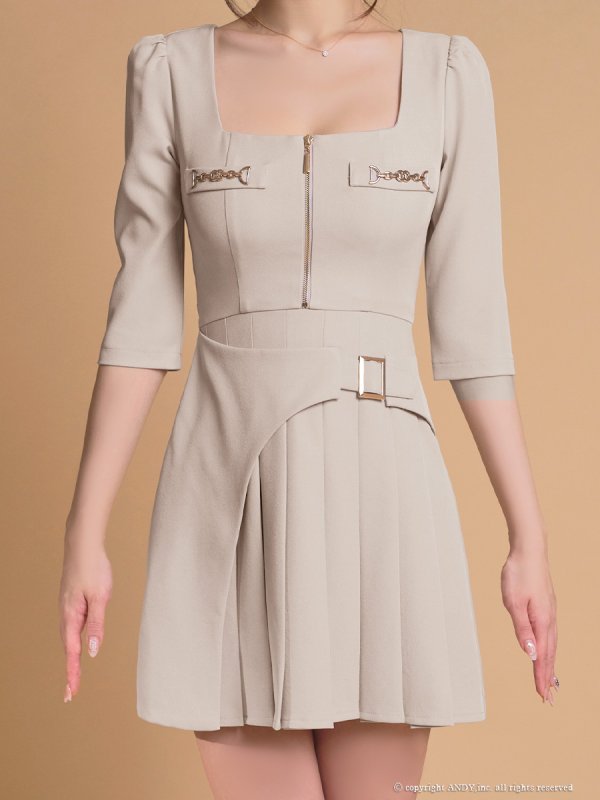 ベージュ モデル：まりん　着用サイズ：Sサイズ