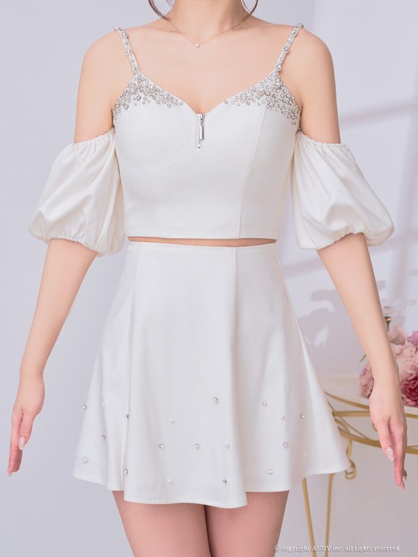 ホワイト モデル：まりん　着用サイズ：Sサイズ