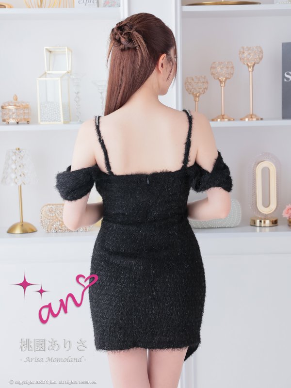 ブラック モデル：桃園ありさ　着用サイズ：Sサイズ