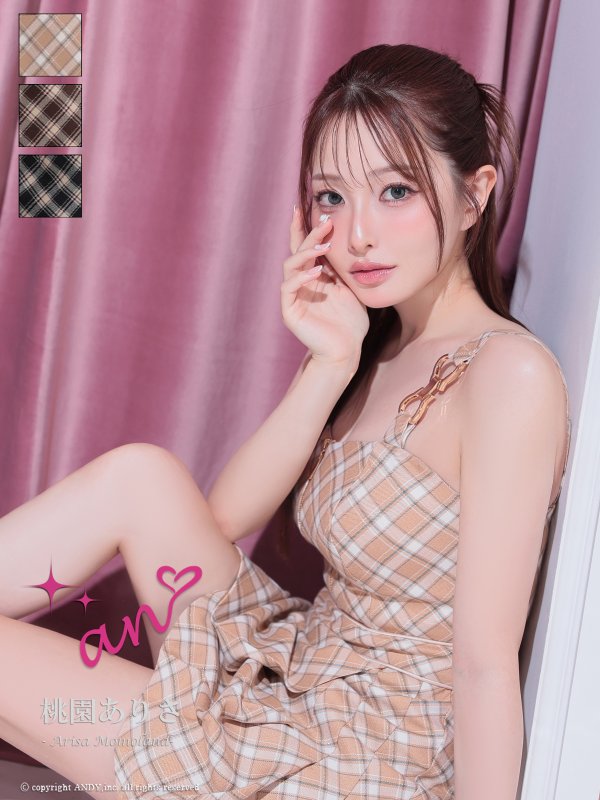 ベージュ モデル：桃園ありさ　着用サイズ：ベージュ