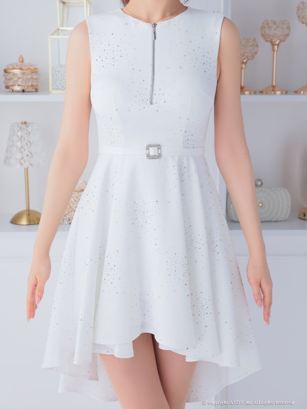 ホワイト モデル：まりん　着用サイズ：Sサイズ