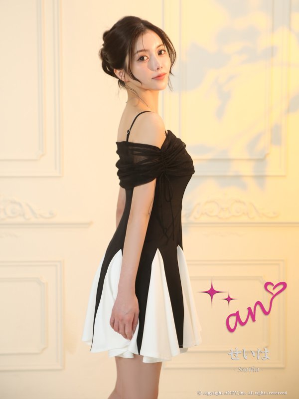 ブラックホワイト モデル:せいは 身長:161cm 着用サイズ:Sサイズ