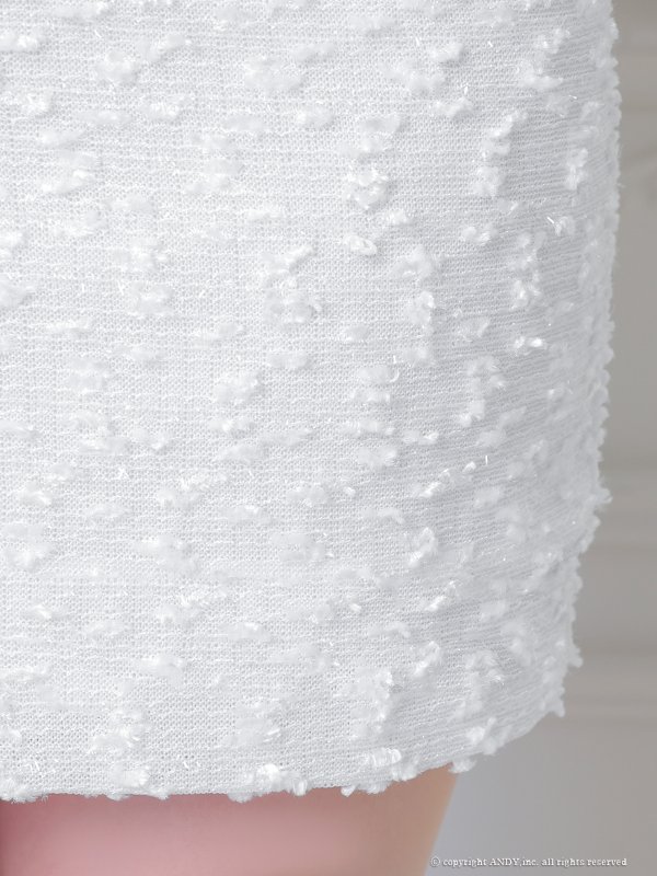 ホワイト　モデル：かのん　着用サイズ：Sサイズ