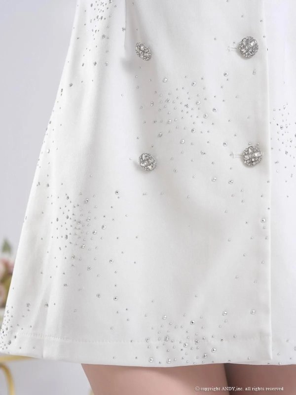 ホワイト　モデル：まりん　身長：171cm　着用サイズ：Sサイズ