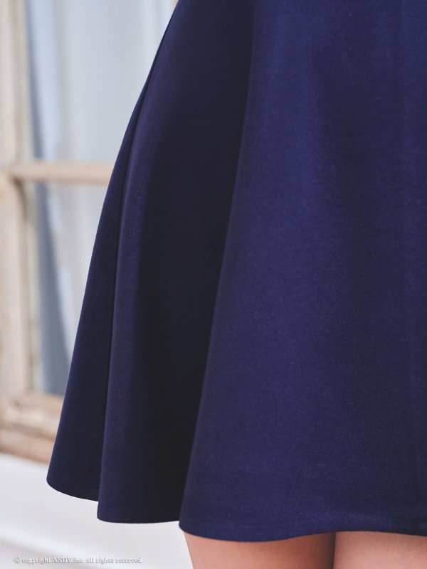 ネイビー　モデル：羽澄まり　身長：166cm　着用サイズ：Sサイズ