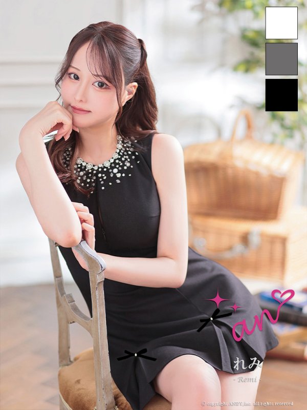 ブラック モデル：れみ　身長：163cm　着用サイズ：Sサイズ