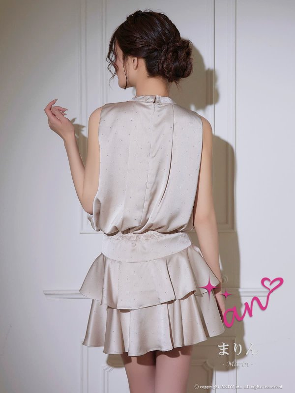 シャンパンゴールド　モデル：まりん　身長：164cm　着用サイズ：Sサイズ