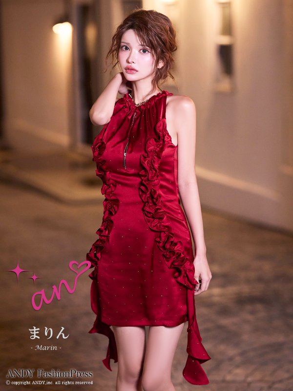 バーガンディ まりん　身長：164cm 　着用サイズ：Sサイズ