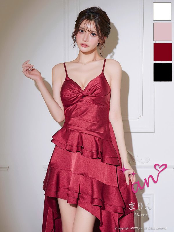 レッド　モデル：まりん　身長：171cm　着用サイズ：Sサイズ