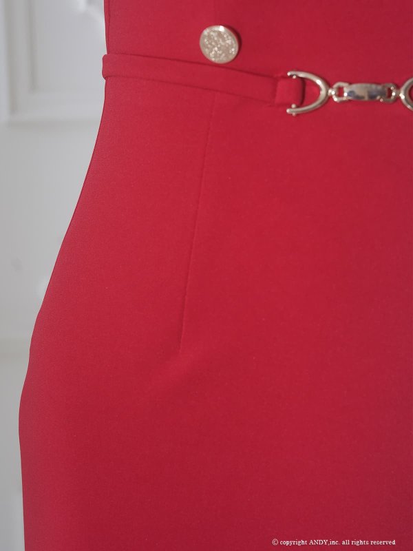 レッド　モデル：まりん　身長：171cm　着用サイズ：Sサイズ