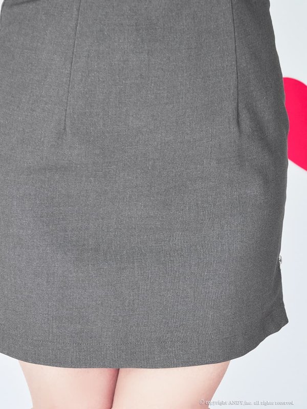 グレー　モデル：のあ　着用サイズ：Sサイズ