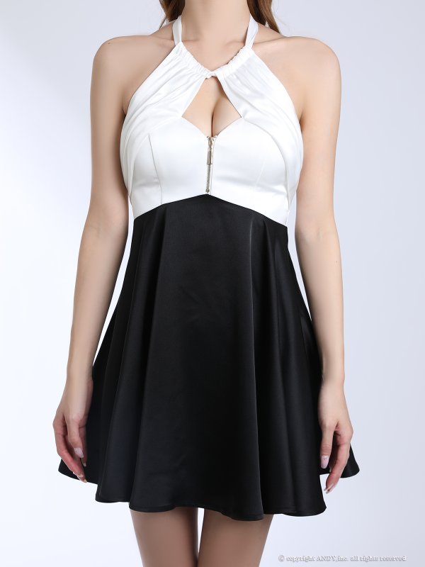 ホワイトxブラック　モデル：るり　着用サイズ：Sサイズ