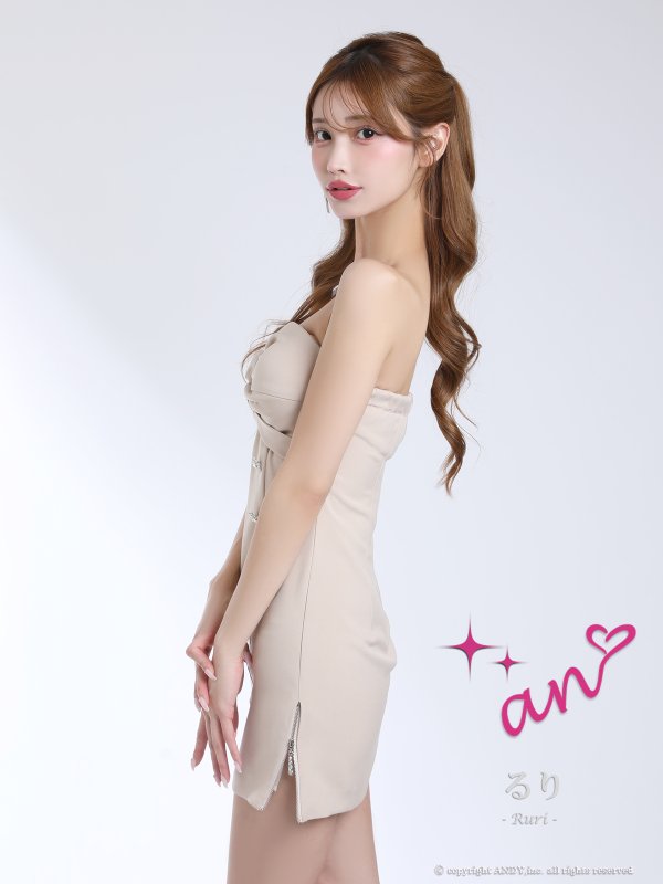 ベージュ モデル：るりぴ　身長：165cm　着用サイズ：Sサイズ