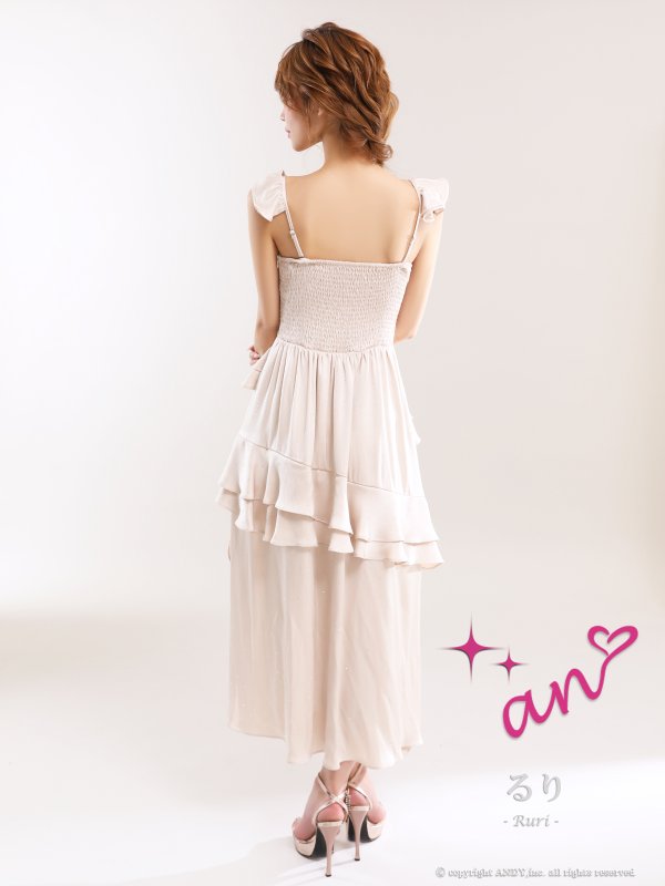 ベージュ　モデル：るりぴ　身長：165cm　着用サイズ：Sサイズ