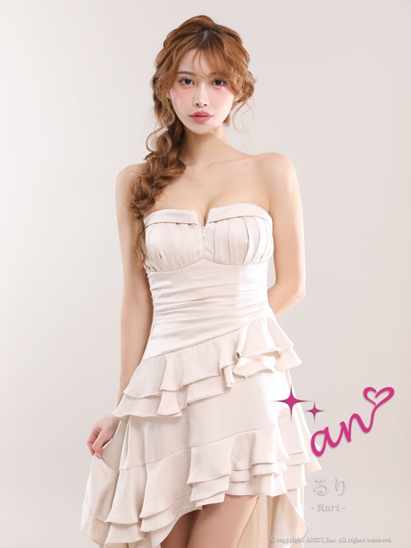 ベージュ　モデル：るりぴ　身長：165cm　着用サイズ：Sサイズ