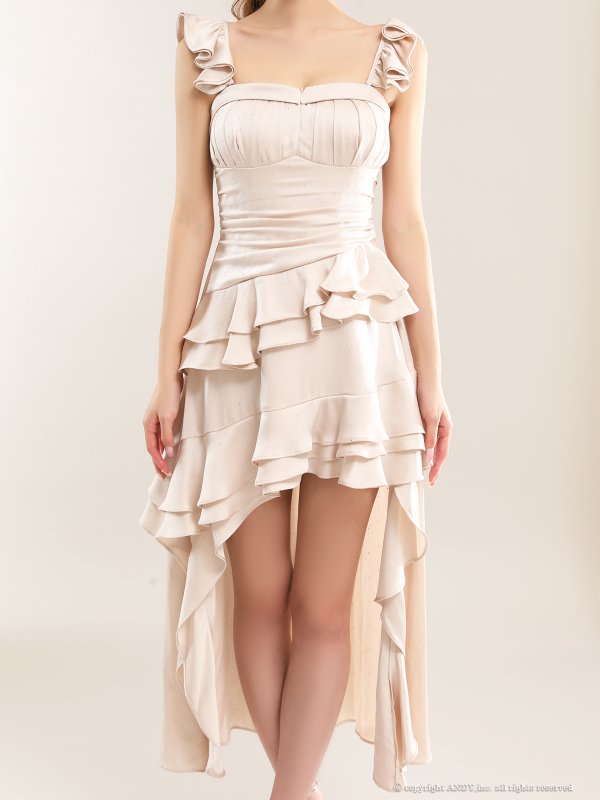 ベージュ　モデル：るりぴ　身長：165cm　着用サイズ：Sサイズ