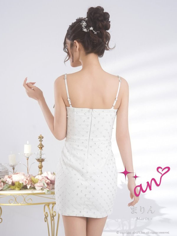 ホワイト　モデル：まりん　身長：171cm　着用サイズ：Sサイズ