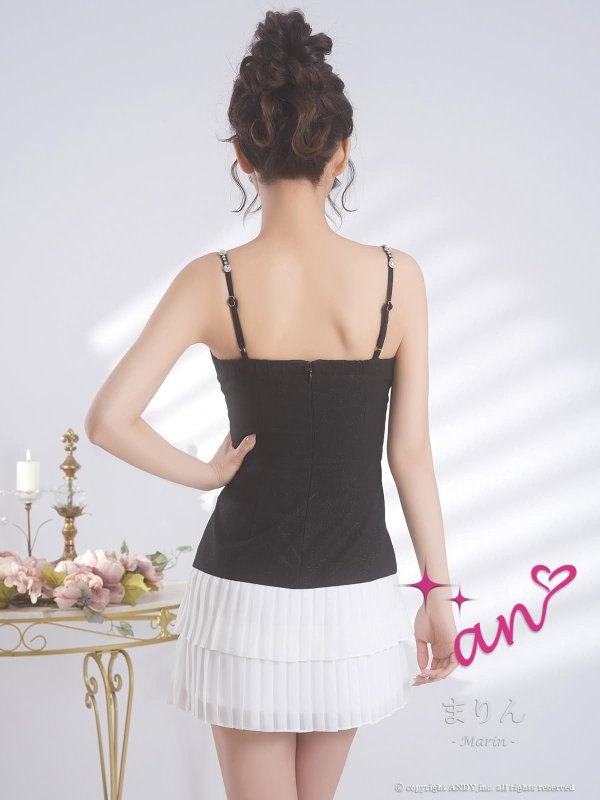 ブラックxホワイト　モデル：まりん　身長：171cm　着用サイズ：Sサイズ