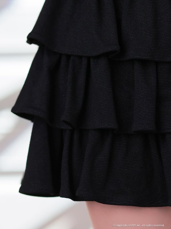 ブラック　モデル：うづきふうか　着用サイズ：Sサイズ