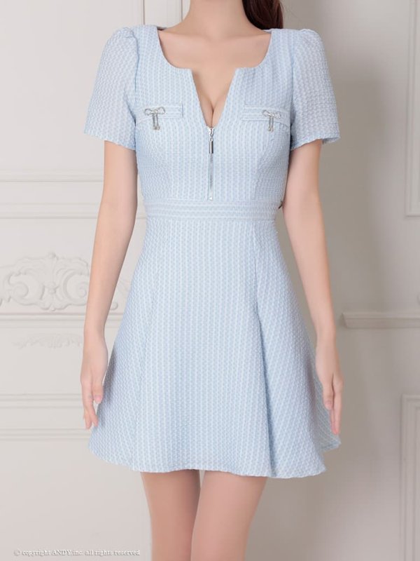 ブルー モデル：まりん　身長：164cm　着用サイズ：Sサイズ