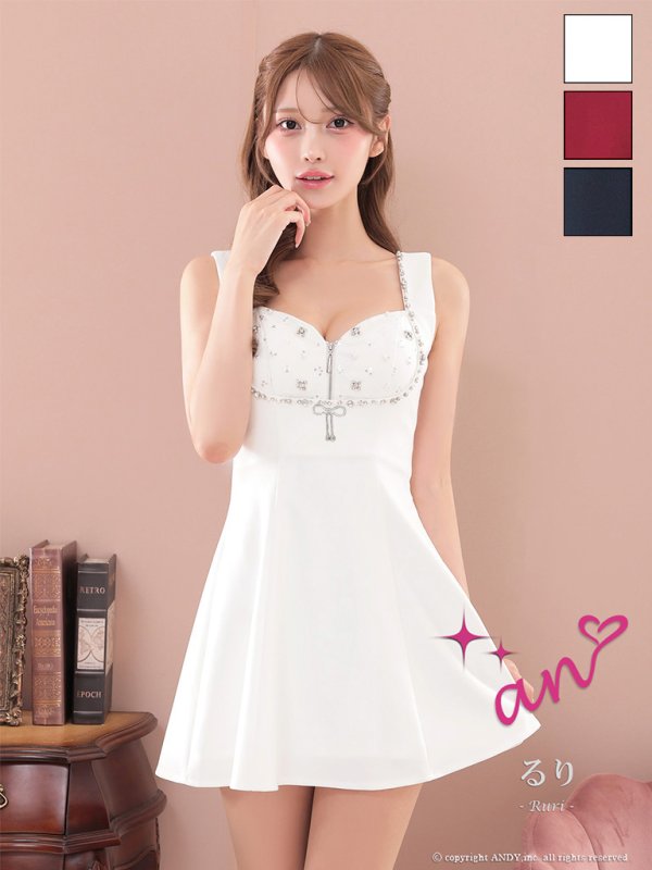 ホワイト　モデル：るりぴ　身長：165cm　着用サイズ：Sサイズ