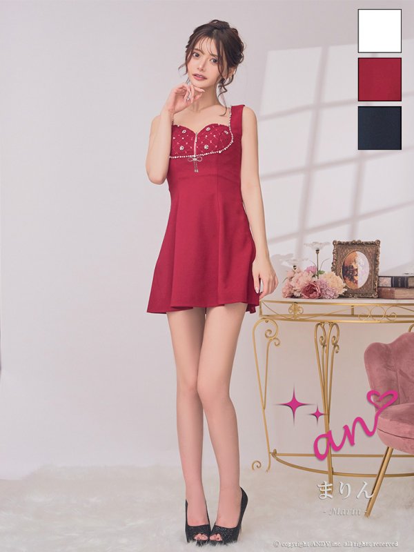 レッド　モデル：まりん　身長：171cm　着用サイズ：Sサイズ