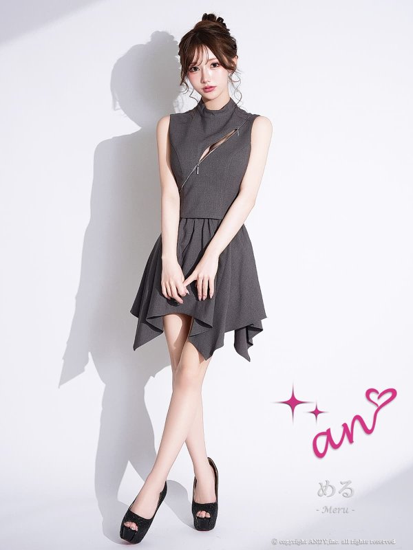 グレー　モデル：める　着用サイズ：Sサイズ