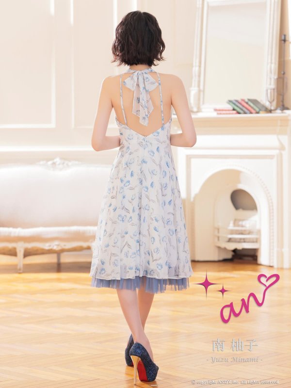 ブルー モデル：南柚子　身長：163cm　着用サイズ：Sサイズ