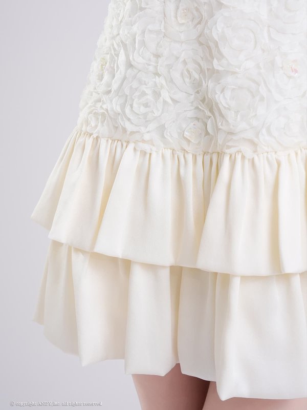 アイボリー　モデル：める　着用サイズ：Sサイズ