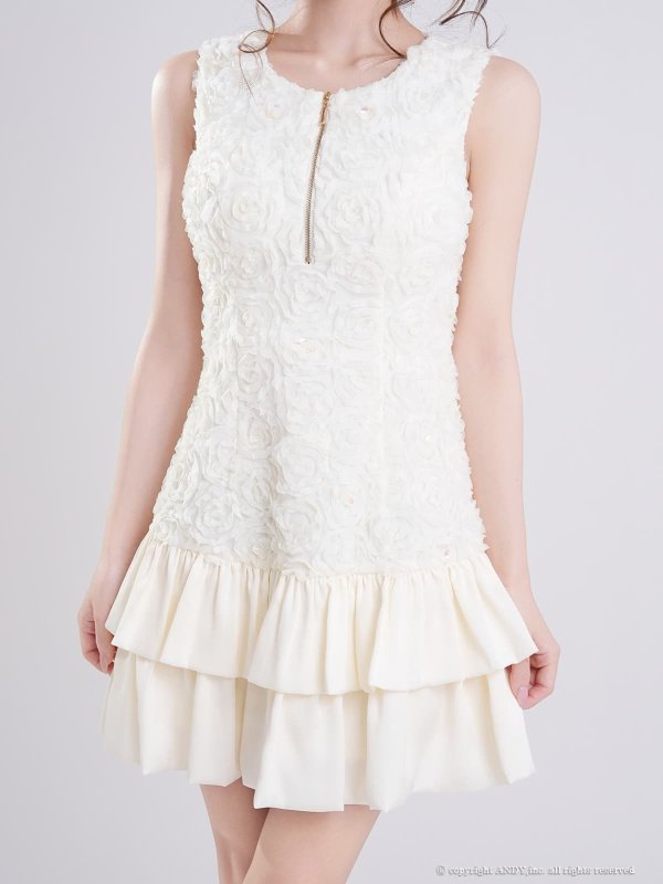 アイボリー　モデル：める　着用サイズ：Sサイズ