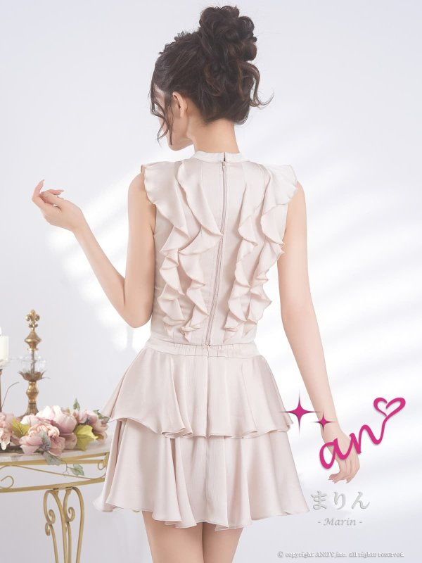 ベージュ モデル：まりん　身長：171cm　着用サイズ：Sサイズ