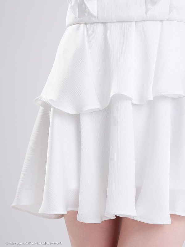 ホワイト　モデル：める　着用サイズ：Sサイズ