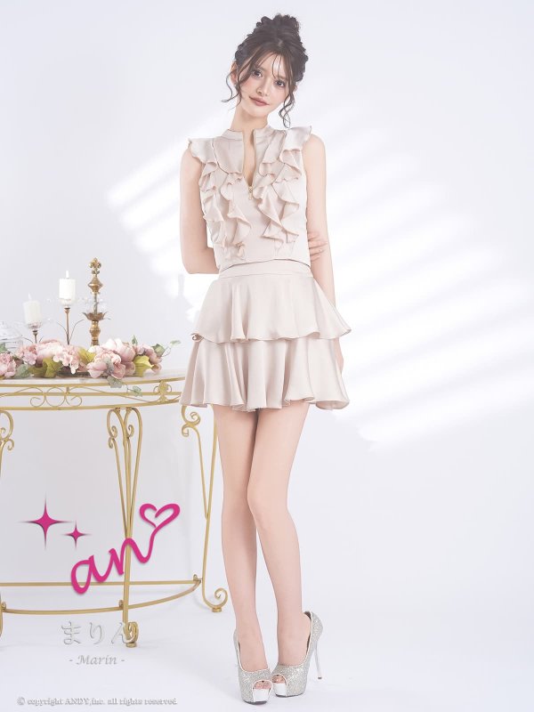 ベージュ モデル：まりん　身長：171cm　着用サイズ：Sサイズ