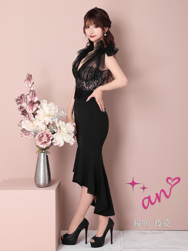 ブラック　モデル：桜咲乃愛　身長：164cm　着用サイズ：Sサイズ