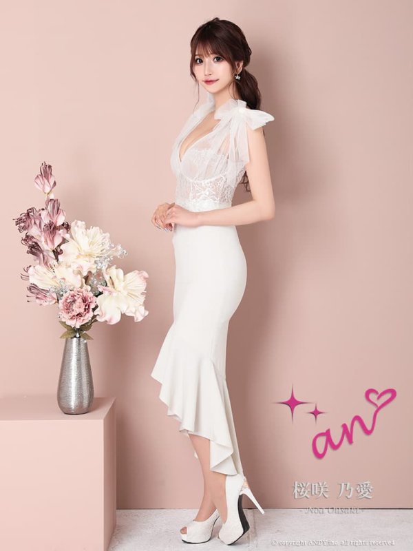 アイボリー　モデル：桜咲乃愛　身長：164cm　着用サイズ：Sサイズ