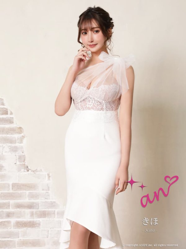 ホワイト　モデル：きほ　身長：169cm　着用サイズ：Sサイズ