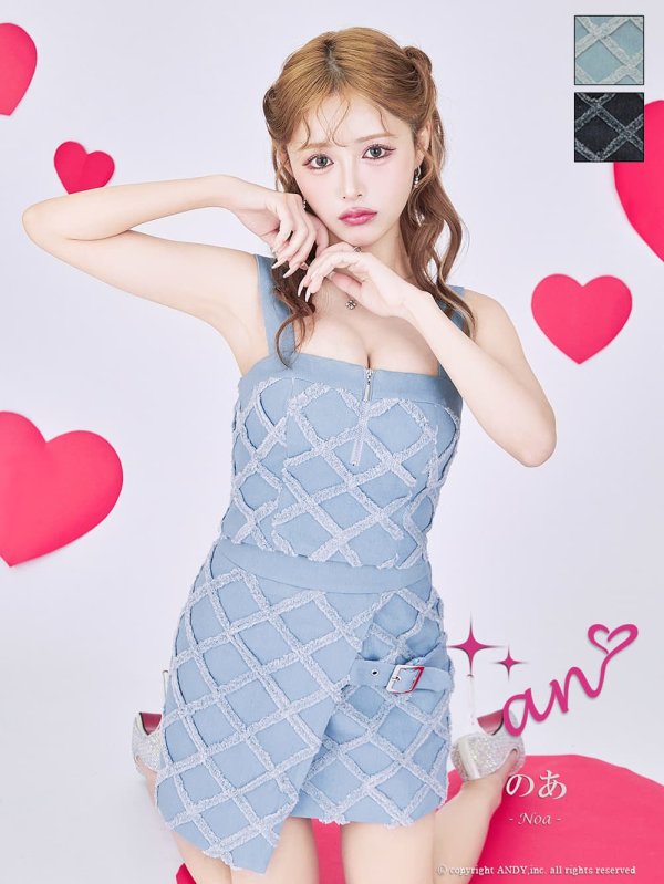 ライトブルー　モデル：のあ　着用サイズ：Sサイズ