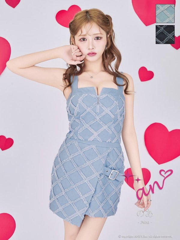 ライトブルー　モデル：のあ　着用サイズ：Sサイズ