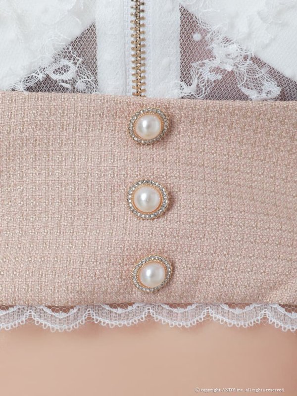 ホワイト×ベージュ　モデル：桜咲乃愛　身長：164cm　着用サイズ：Sサイズ