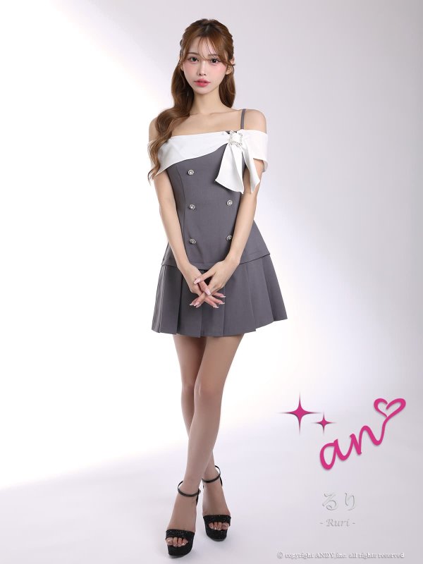 グレーxホワイト モデル：るりぴ　身長：165cm　着用サイズ：Sサイズ