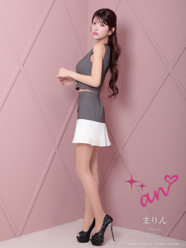 グレーxホワイト　モデル：まりん　身長：164cm　着用サイズ：Sサイズ