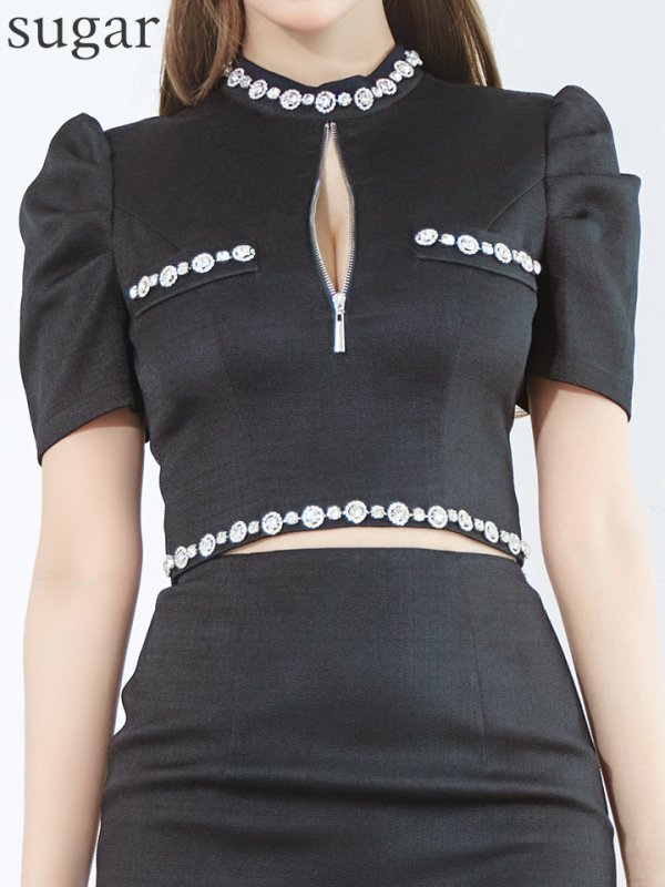 ブラック モデル：三上悠亜　身長：159cm　着用サイズ：Sサイズ