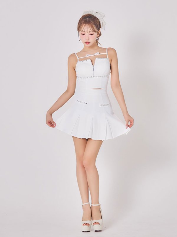 ホワイト モデル：三上悠亜　身長：159cm　着用サイズ：Sサイズ