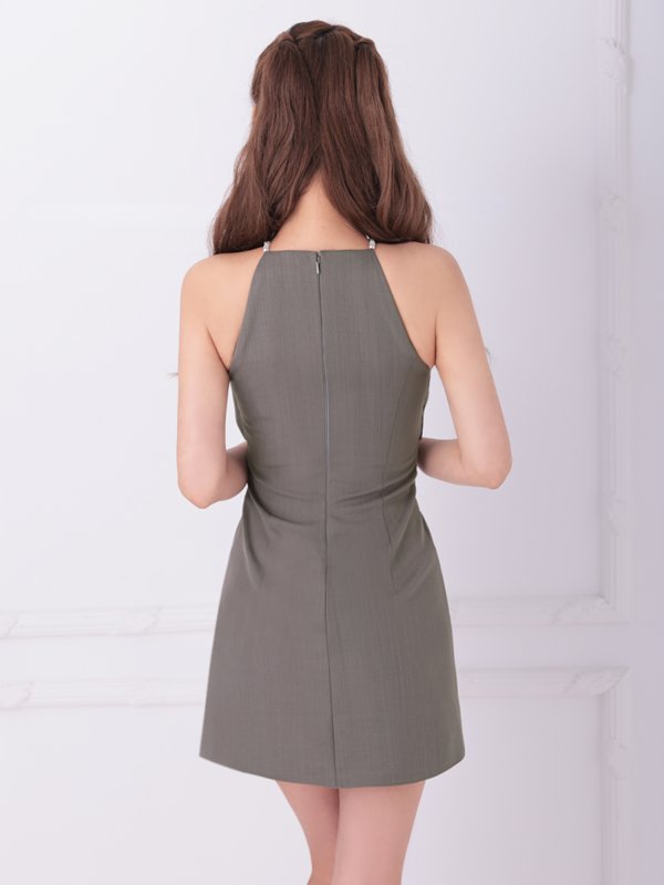 グレー モデル：葉月芽生　身長：157cm　着用サイズ：Sサイズ